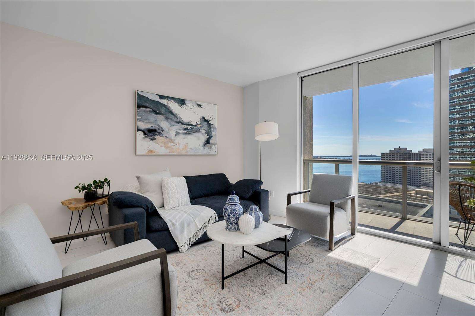 Icon Brickell 3 at 485 Brickell Ave, Miami, FL 33131 - For Sale photo 2