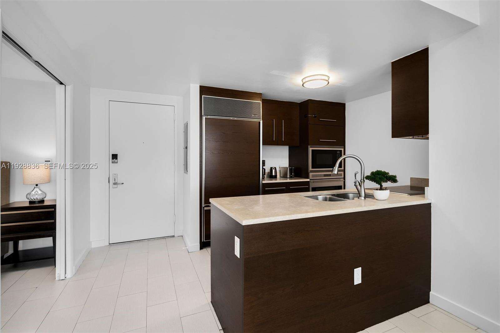 Icon Brickell 3 at 485 Brickell Ave, Miami, FL 33131 - For Sale photo 11