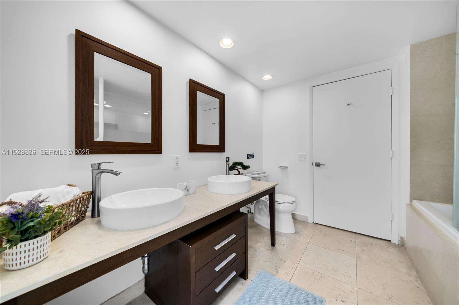 Icon Brickell 3 at 485 Brickell Ave, Miami, FL 33131 - For Sale photo 16