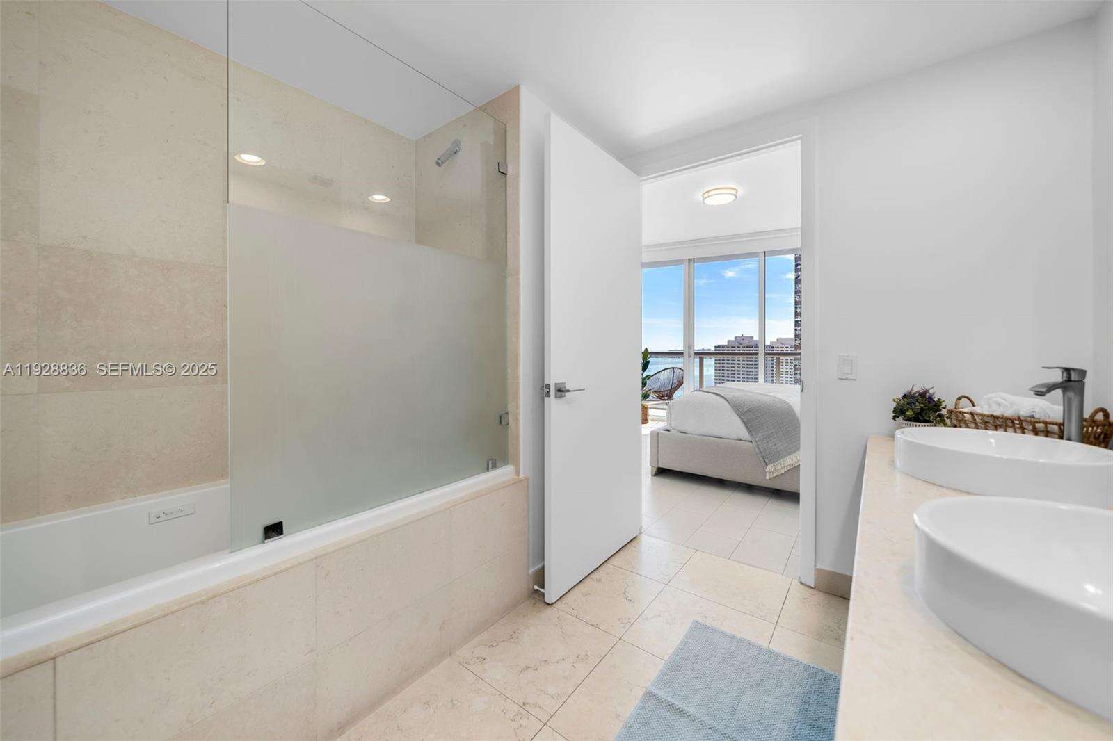 Icon Brickell 3 at 485 Brickell Ave, Miami, FL 33131 - For Sale photo 17