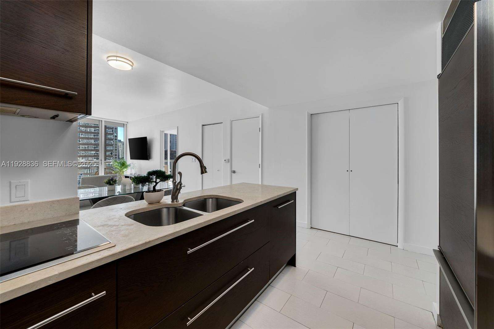 Icon Brickell 3 at 485 Brickell Ave, Miami, FL 33131 - For Sale photo 19