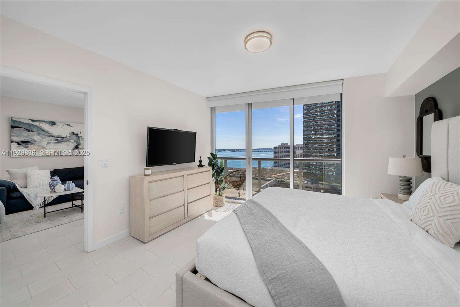 Icon Brickell 3 at 485 Brickell Ave, Miami, FL 33131 - For Sale photo 10