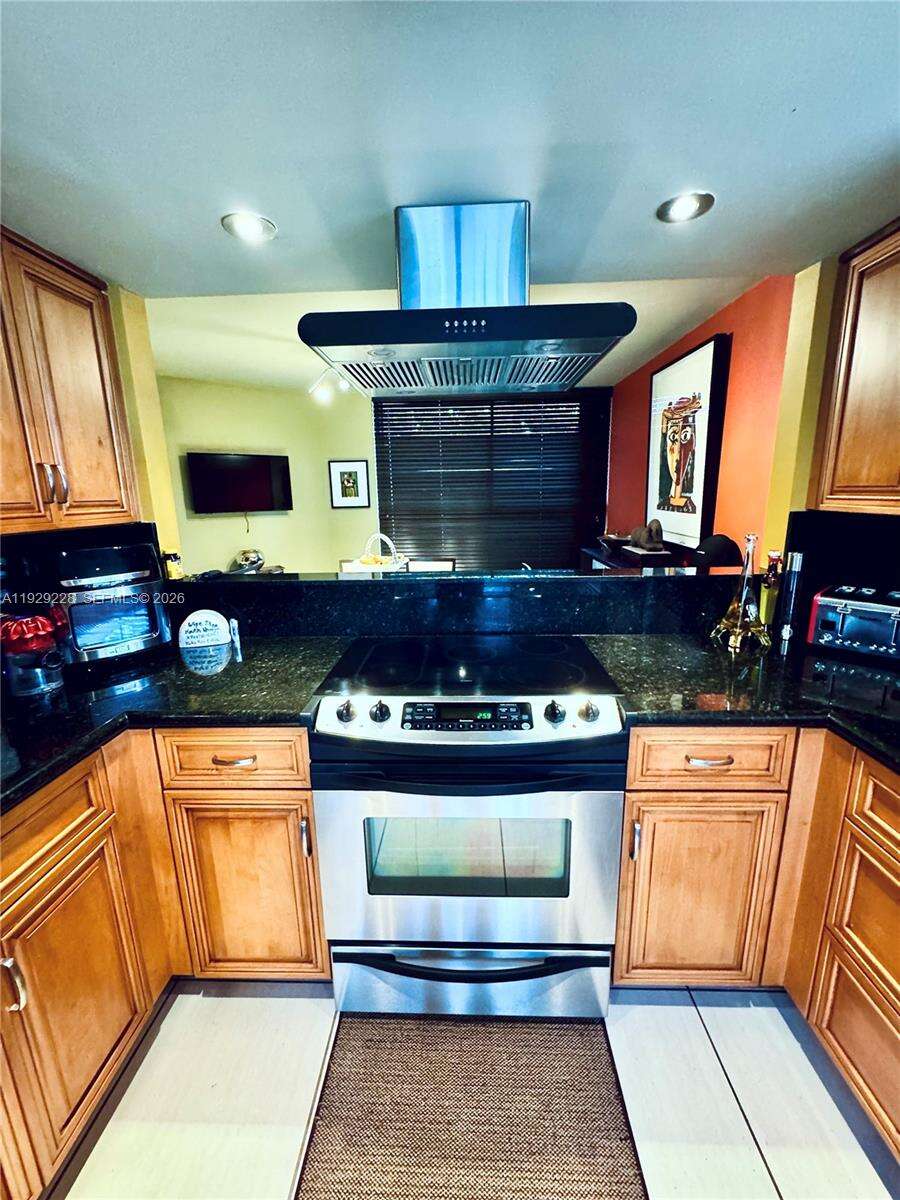 Admirals Port at 3007 183 Ln, Aventura, FL 33160 - For Sale photo 17