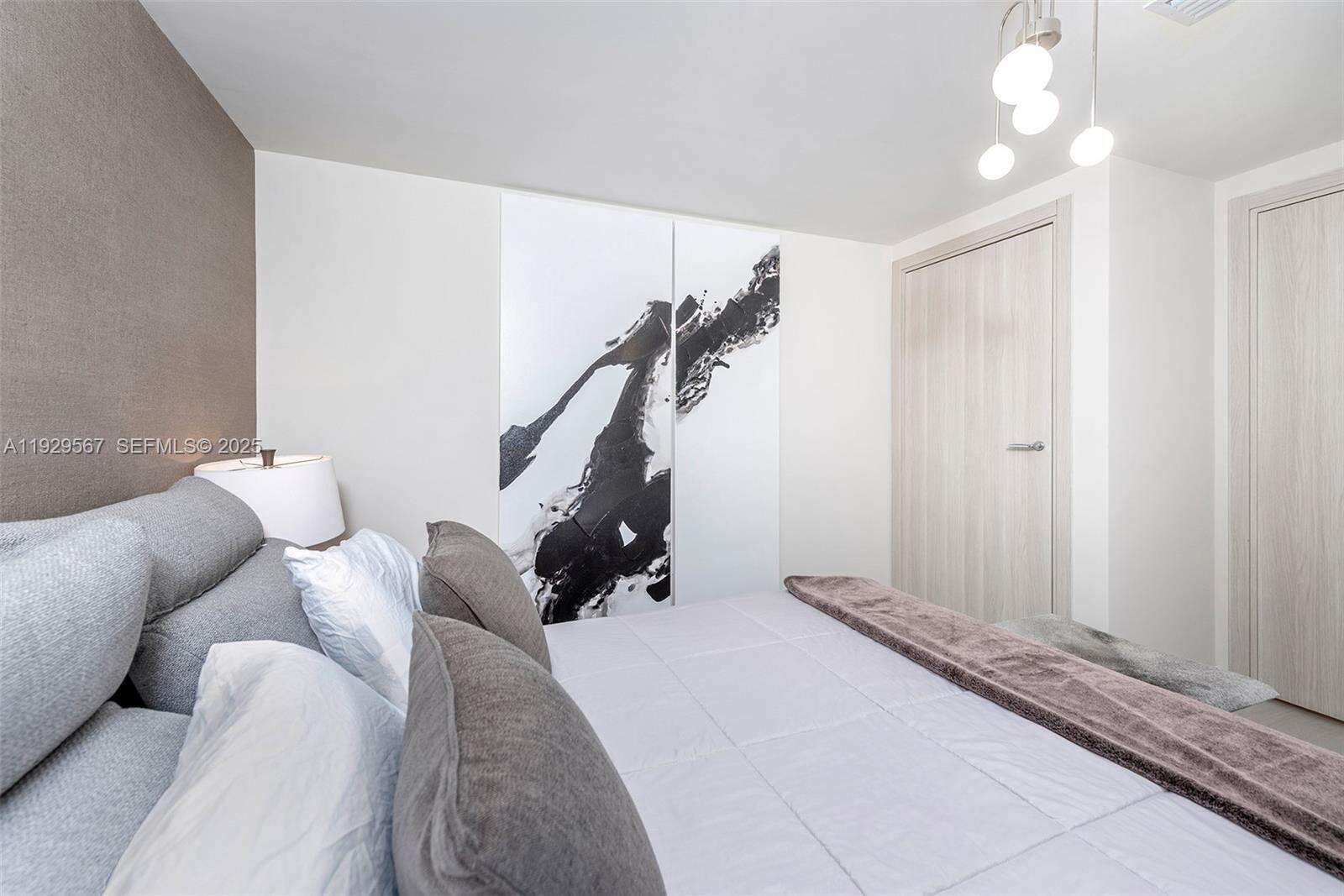 BRICKELL FLATIRON - 1000 Brickell Plz, Miami, FL 33131 | Picture 13