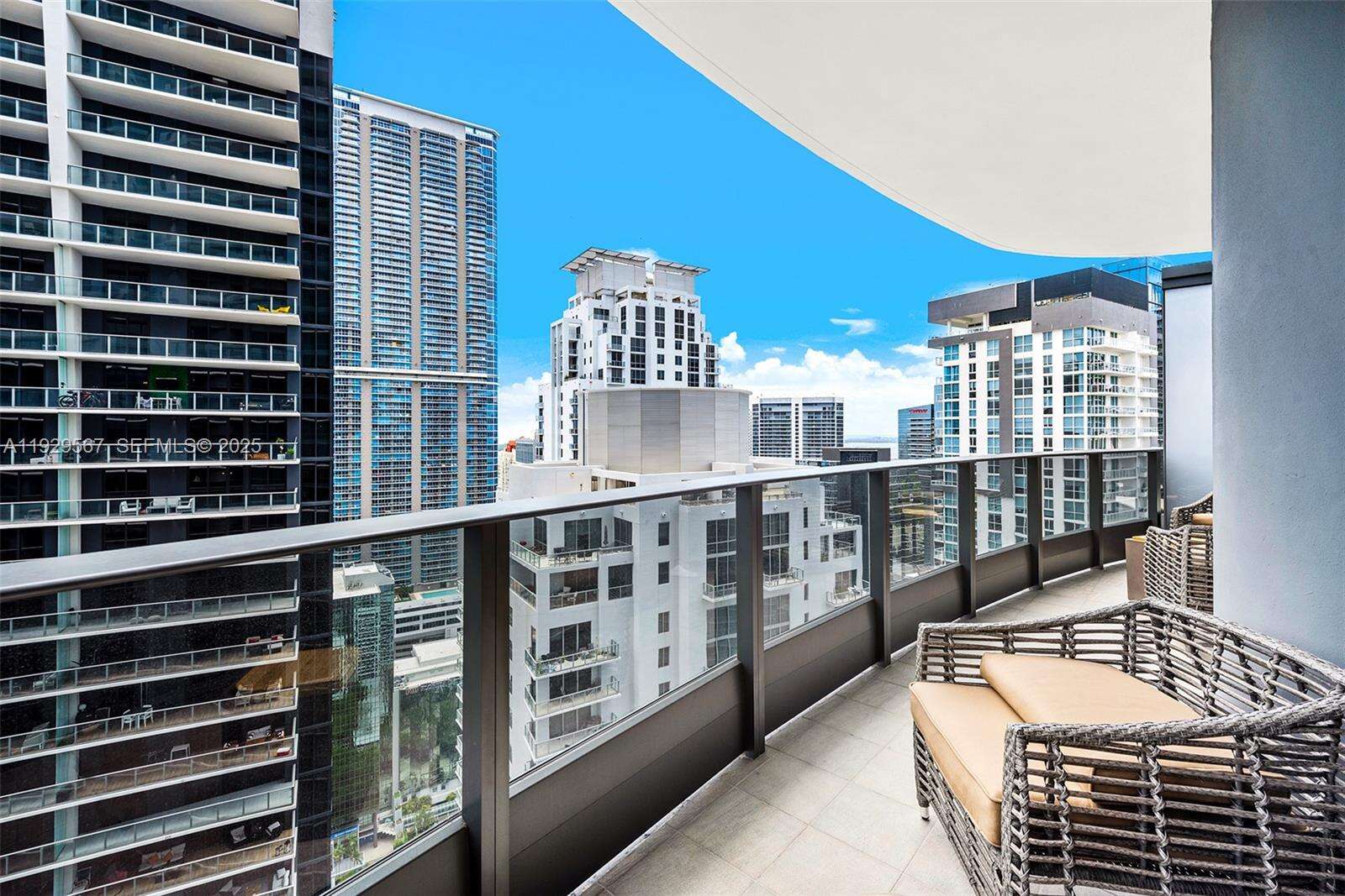 BRICKELL FLATIRON - 1000 Brickell Plz, Miami, FL 33131 | Picture 16