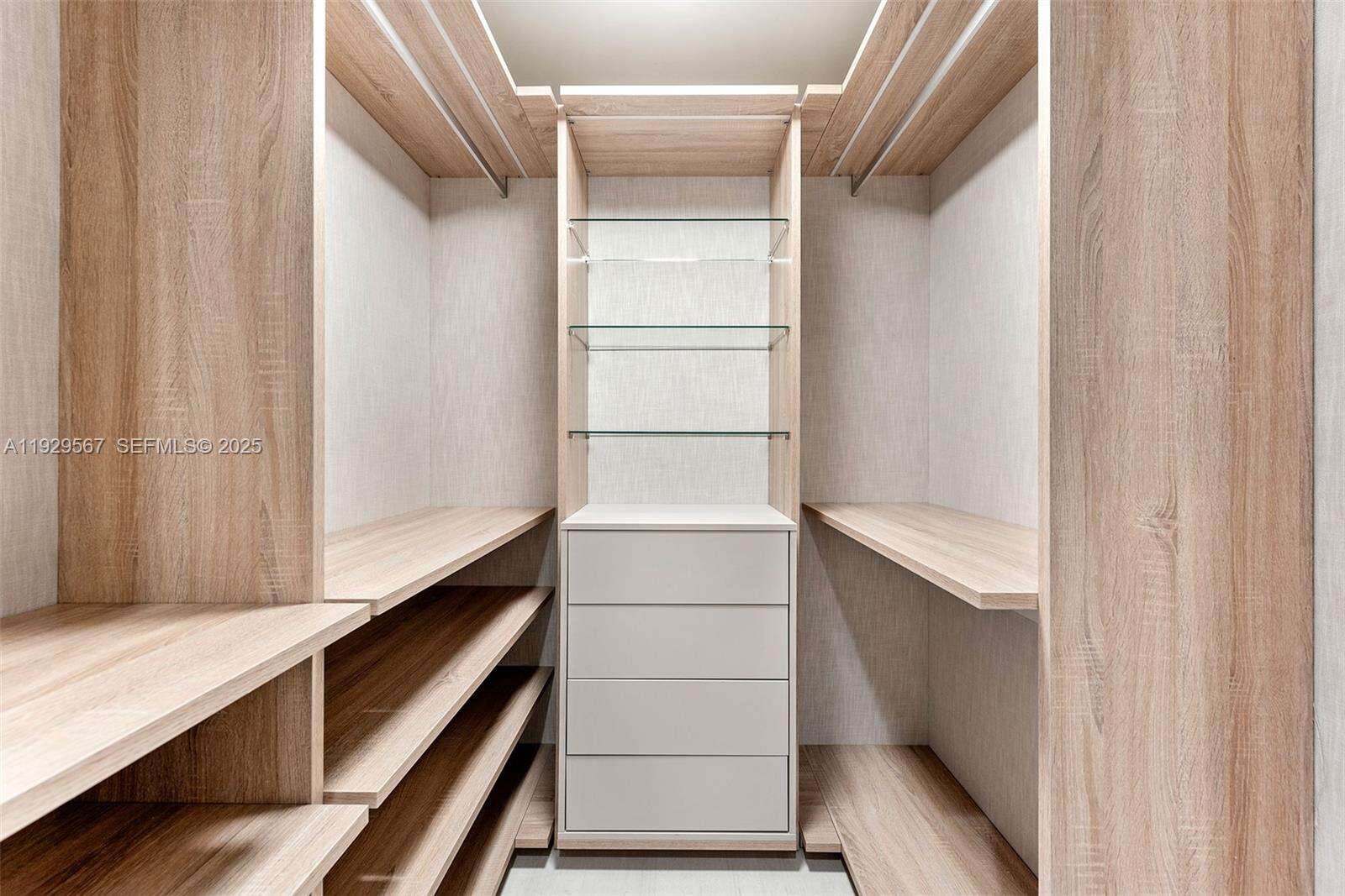 BRICKELL FLATIRON - 1000 Brickell Plz, Miami, FL 33131 | Picture 10