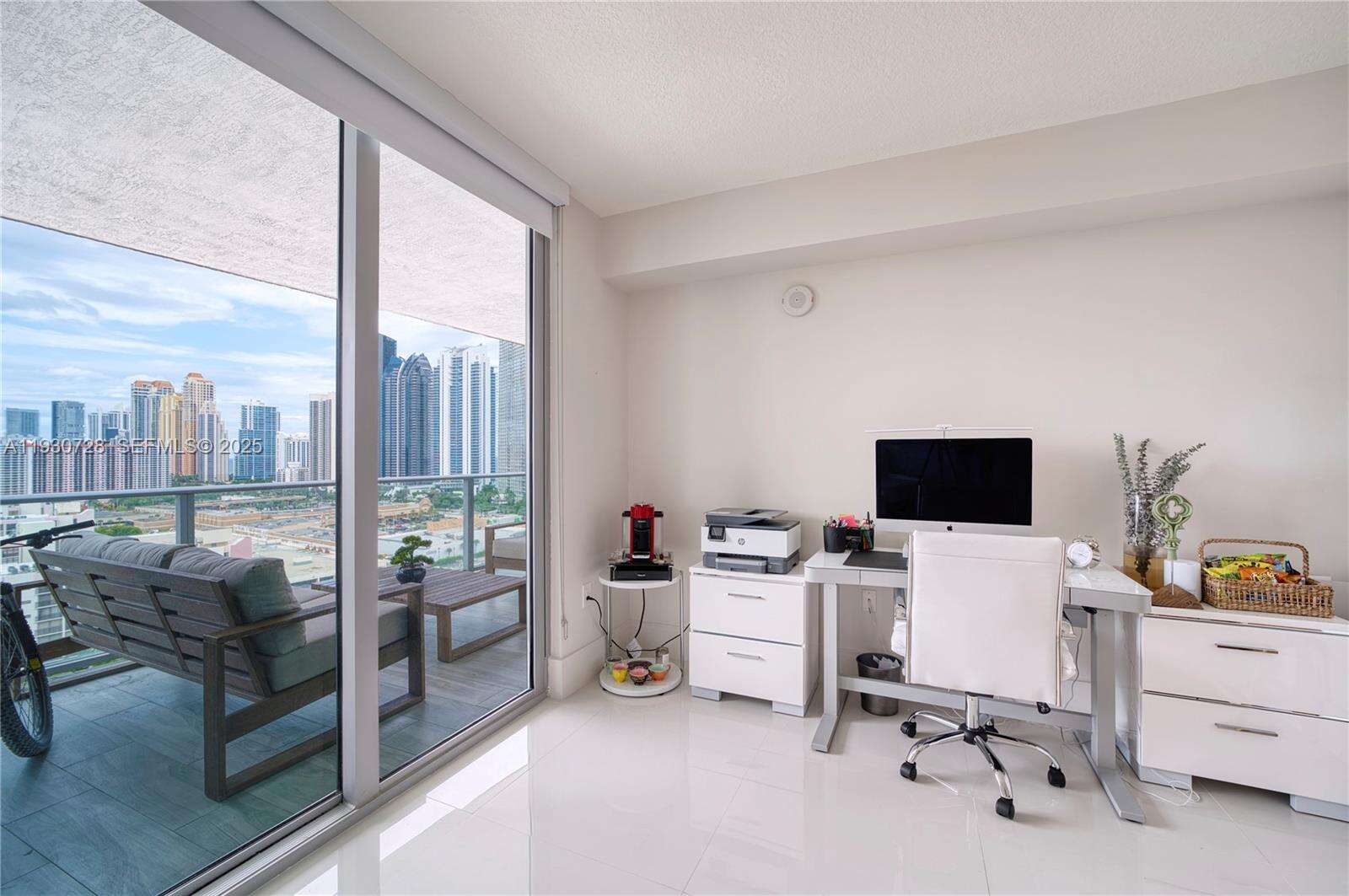 PARQUE TOWERS - 300 Sunny Isles Blvd, Sunny Isles Beach, FL 33160 | Picture 16