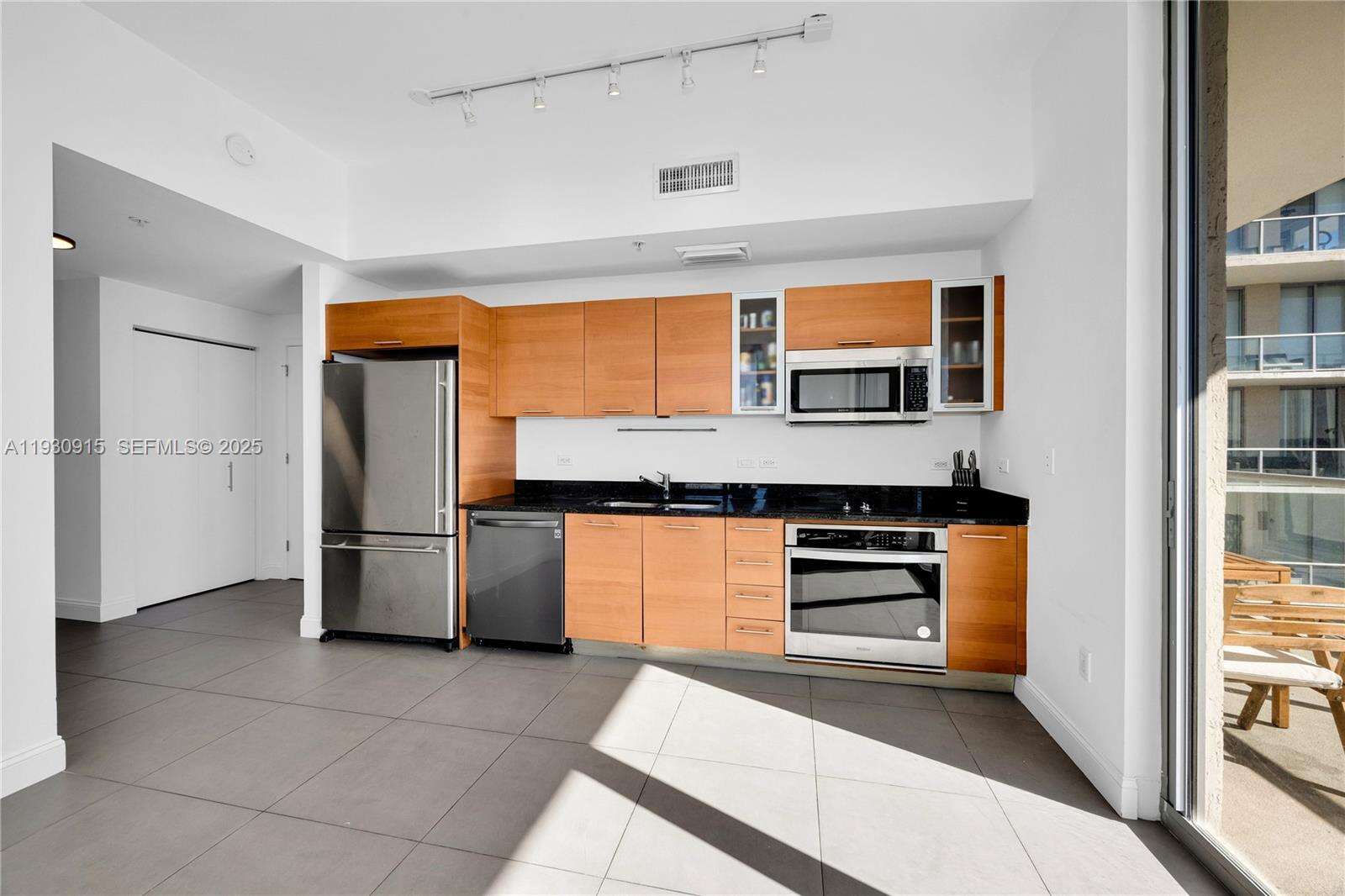 Two Midtown at 3470 Coast Ave, Miami, FL 33137 - For Sale photo 11