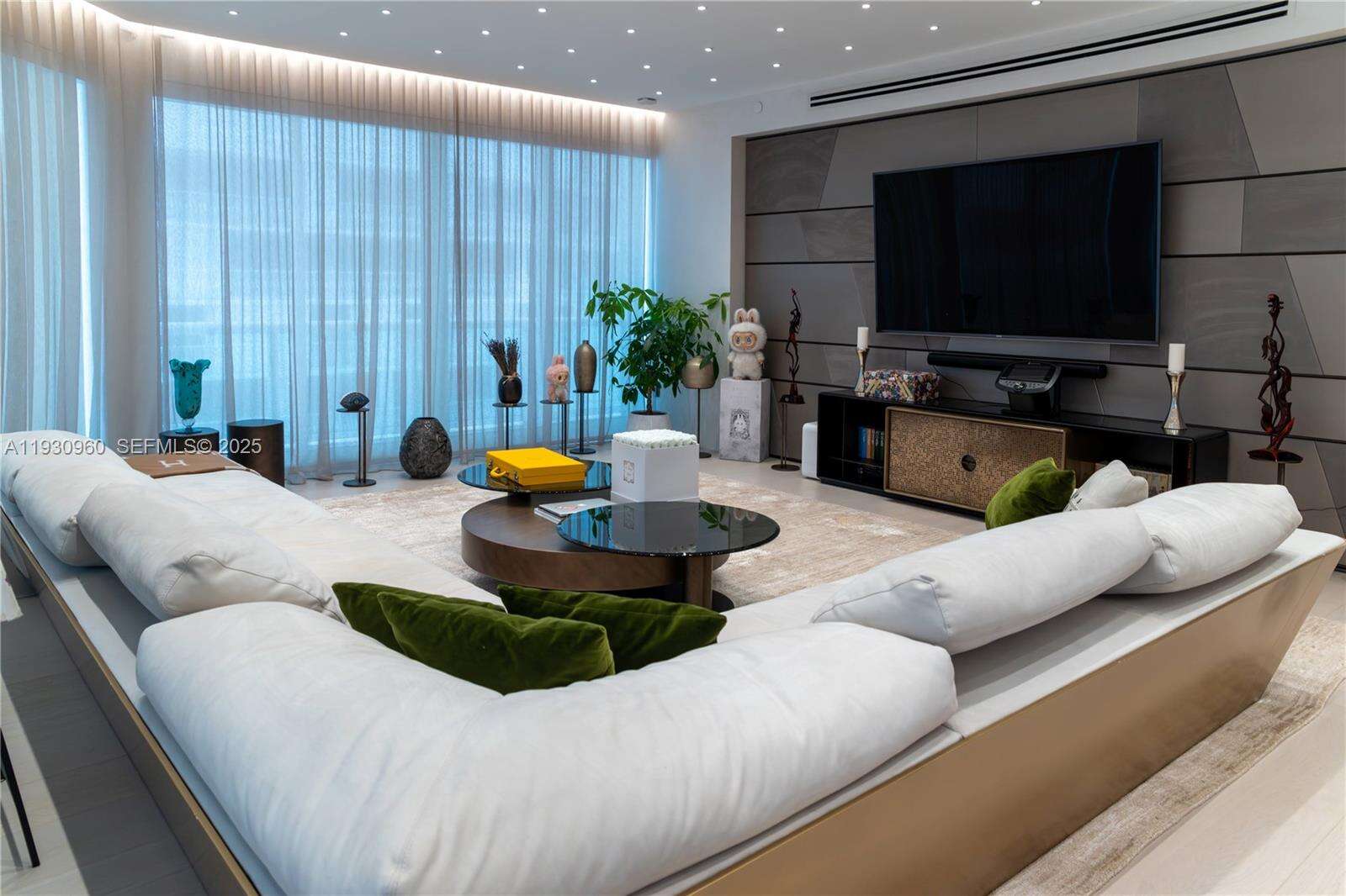 THE PALACE AT BAL HARBOUR - 10101 Collins Ave, Bal Harbour, FL 33154 | Picture 31