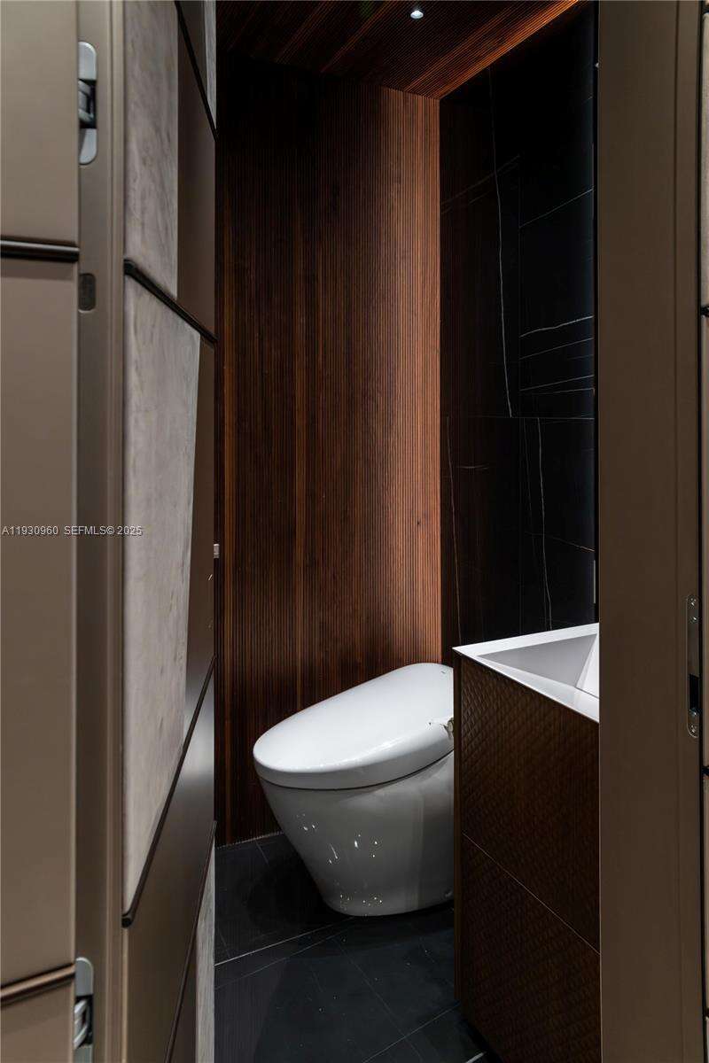 THE PALACE AT BAL HARBOUR - 10101 Collins Ave, Bal Harbour, FL 33154 | Picture 34