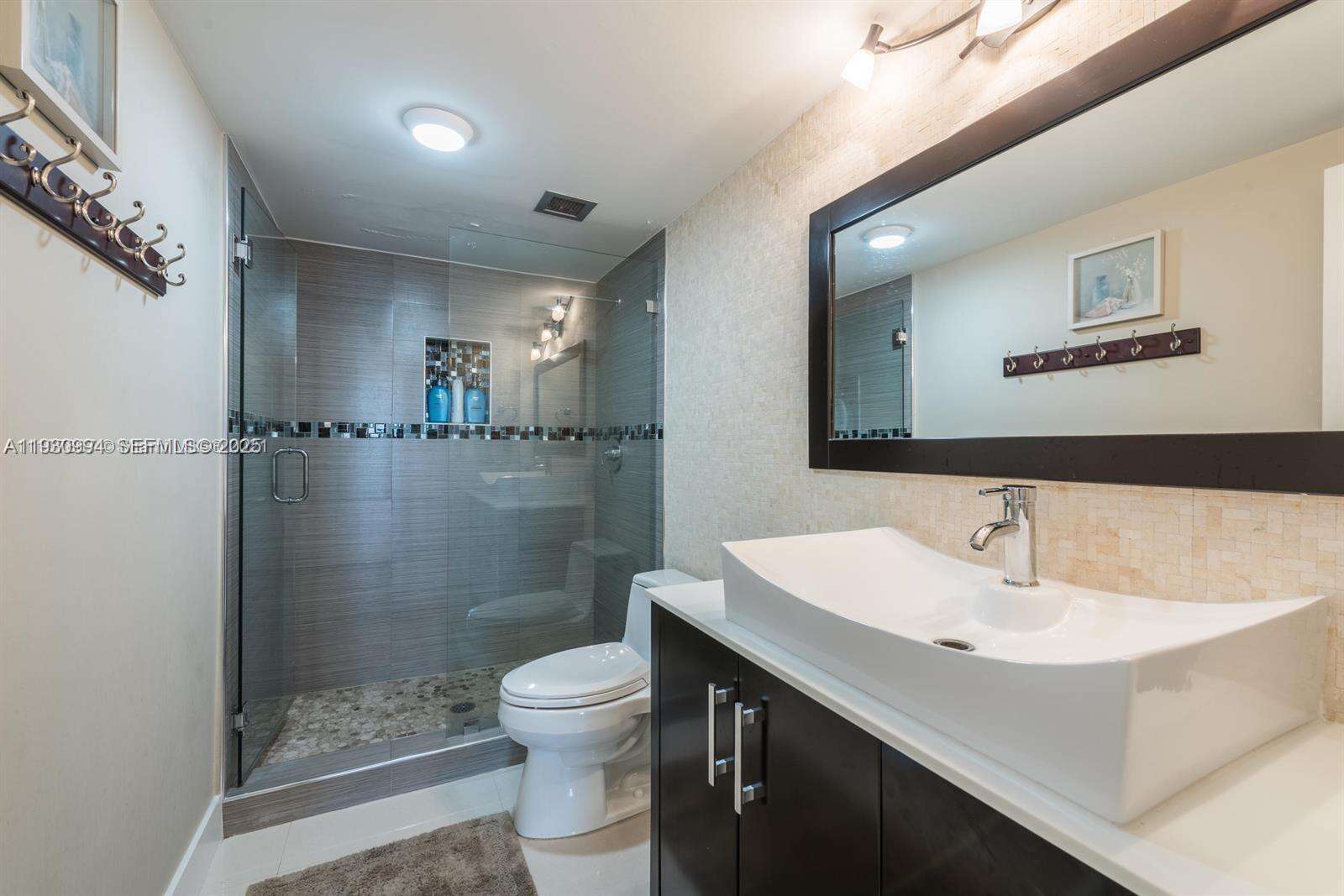 The Hemispheres at 1980 Ocean Dr, Hallandale Beach, FL 33009 - For Sale photo 14
