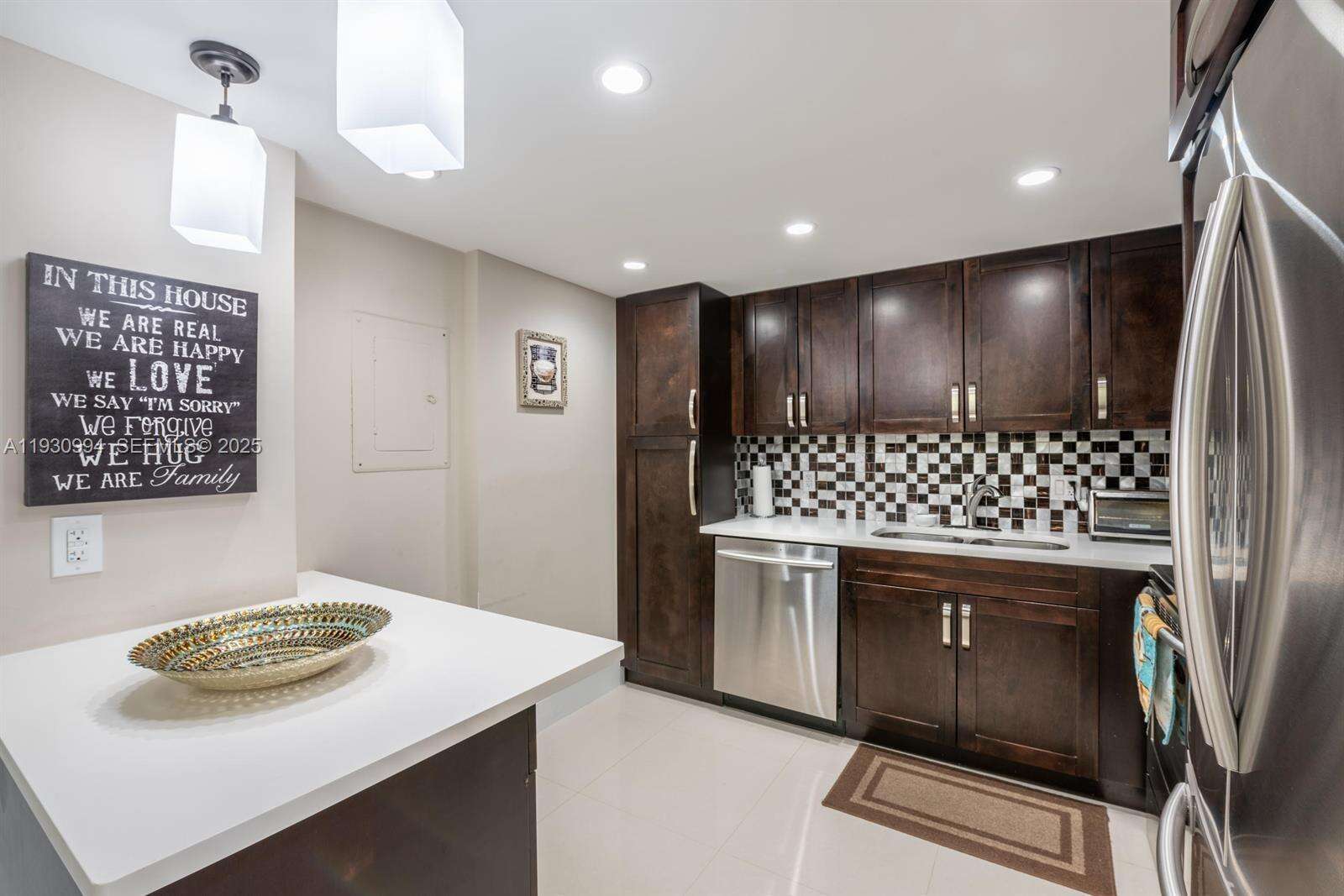 The Hemispheres at 1980 Ocean Dr, Hallandale Beach, FL 33009 - For Sale photo 5
