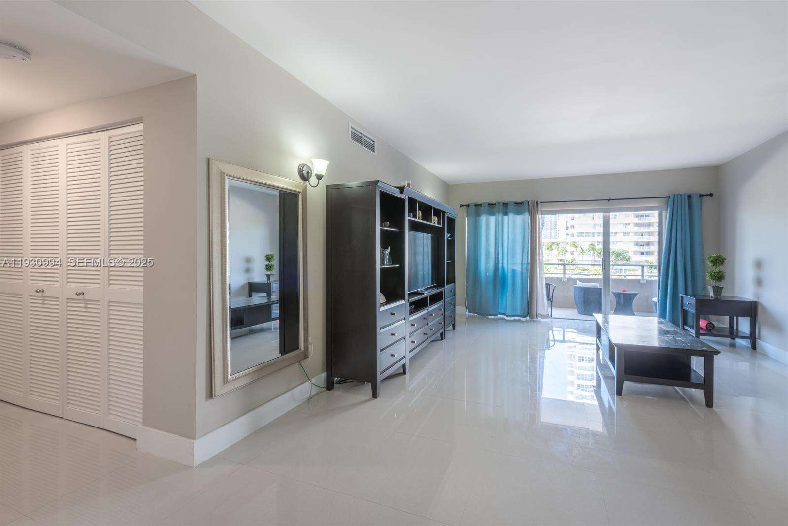 The Hemispheres at 1980 Ocean Dr, Hallandale Beach, FL 33009 - For Sale photo 6