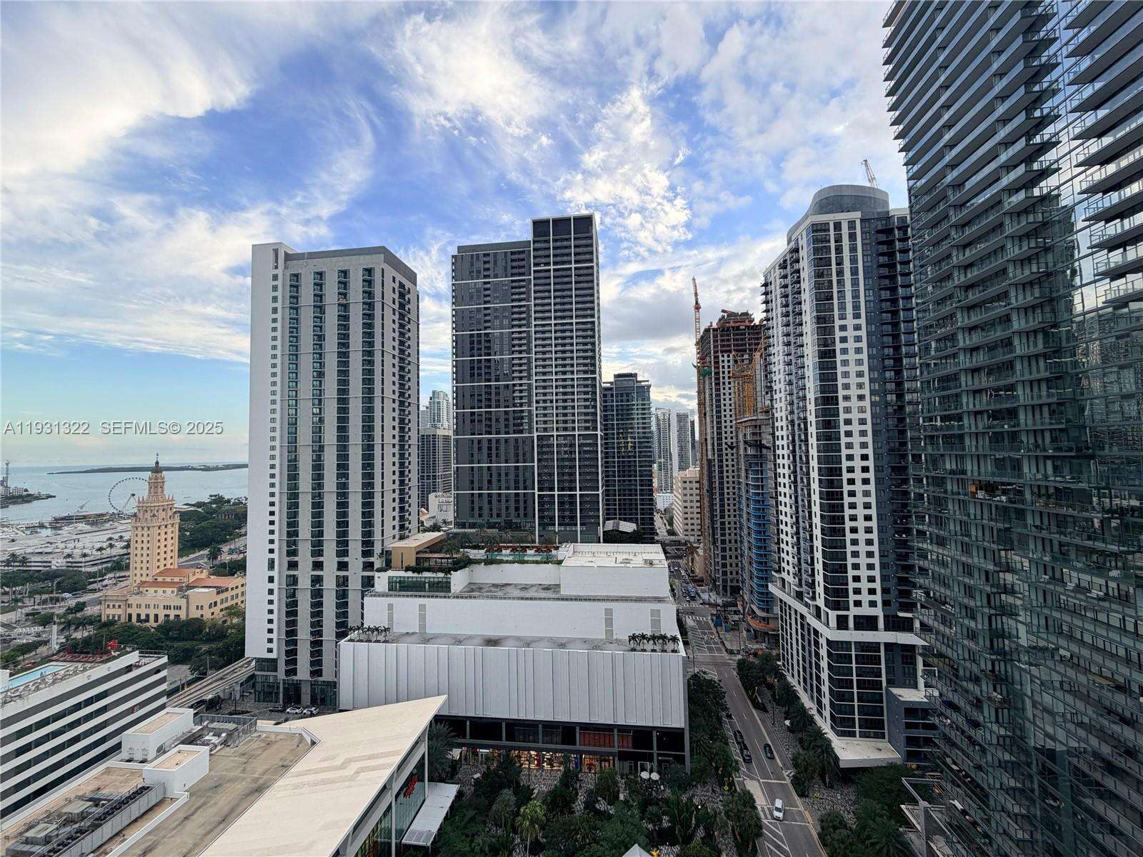 PARAMOUNT MIAMI WORLDCENTER - 851 1 Ave, Miami, FL 33132 | Picture 3