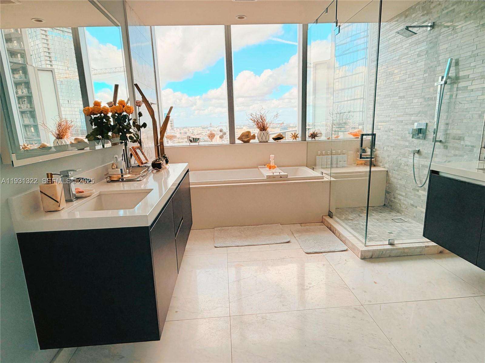 PARAMOUNT MIAMI WORLDCENTER - 851 1 Ave, Miami, FL 33132 | Picture 21