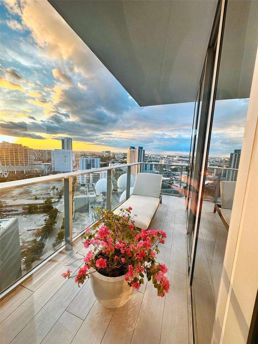 PARAMOUNT MIAMI WORLDCENTER - 851 1 Ave, Miami, FL 33132 | Picture 25