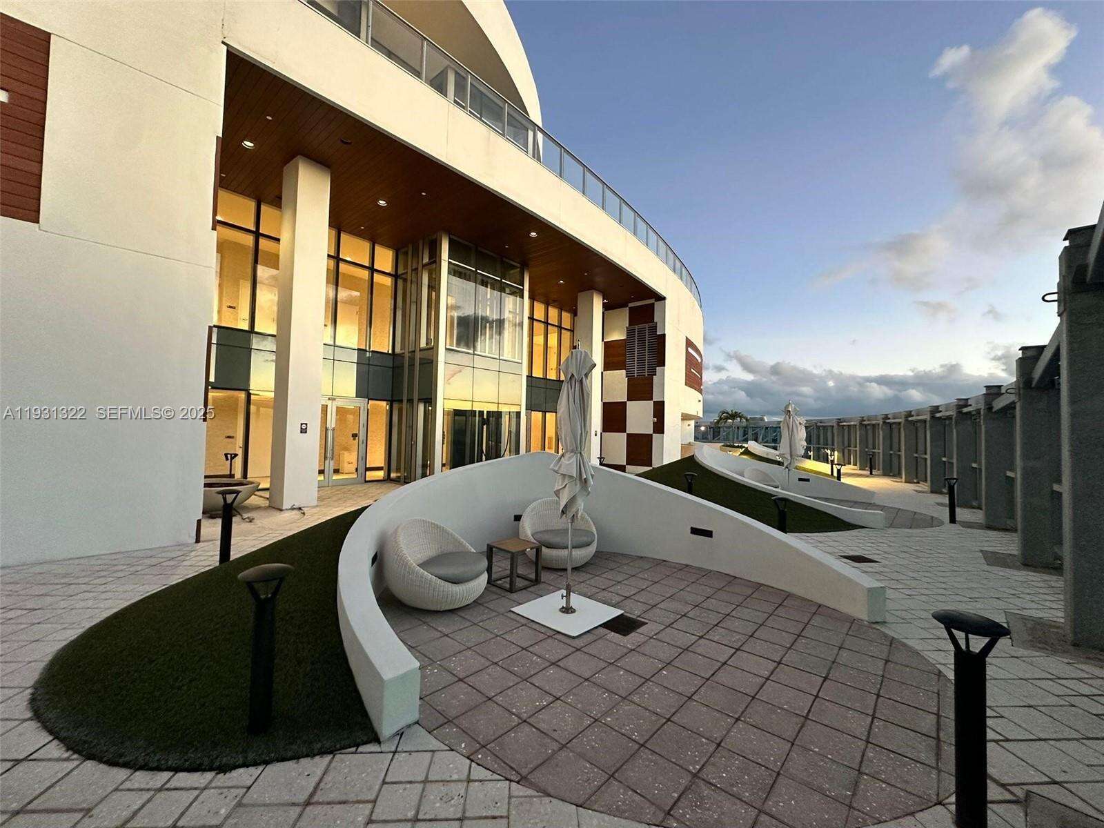 PARAMOUNT MIAMI WORLDCENTER - 851 1 Ave, Miami, FL 33132 | Picture 50