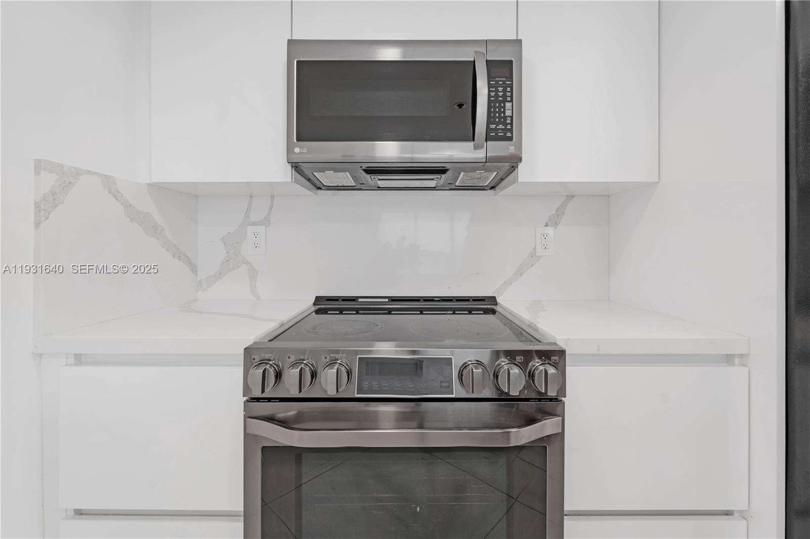 Grandview Palace at 7601 Treasure Dr, North Bay Village, FL 33141 - For Sale photo 5