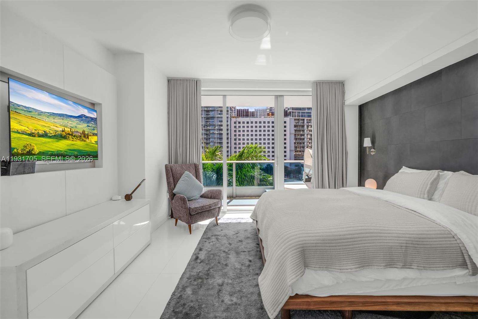 EPIC WEST - 200 Biscayne Blvd Way, Miami, FL 33131 | Picture 17