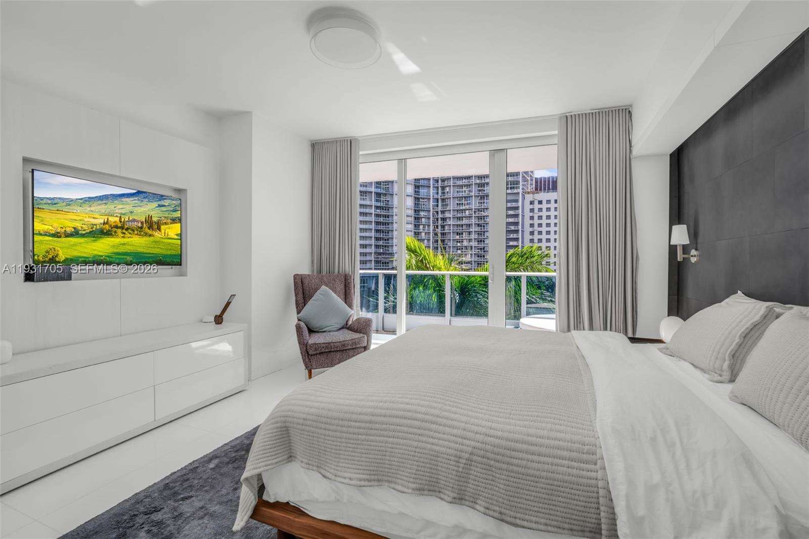 EPIC WEST - 200 Biscayne Blvd Way, Miami, FL 33131 | Picture 18