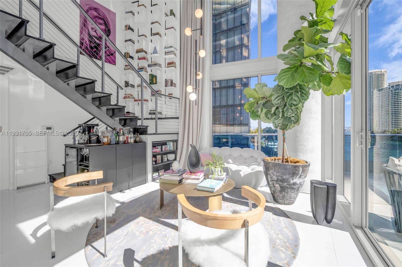 EPIC WEST - 200 Biscayne Blvd Way, Miami, FL 33131 | Picture 3