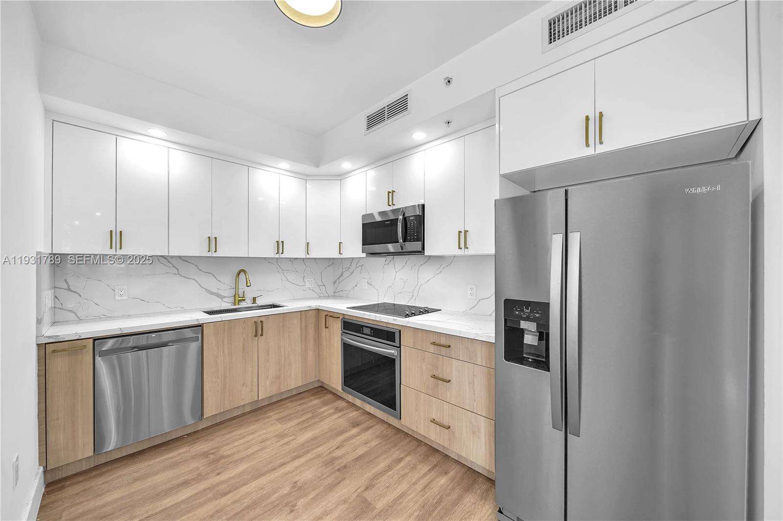 The Ivy at 90 3 St, Miami, FL 33130 - For Sale photo 4