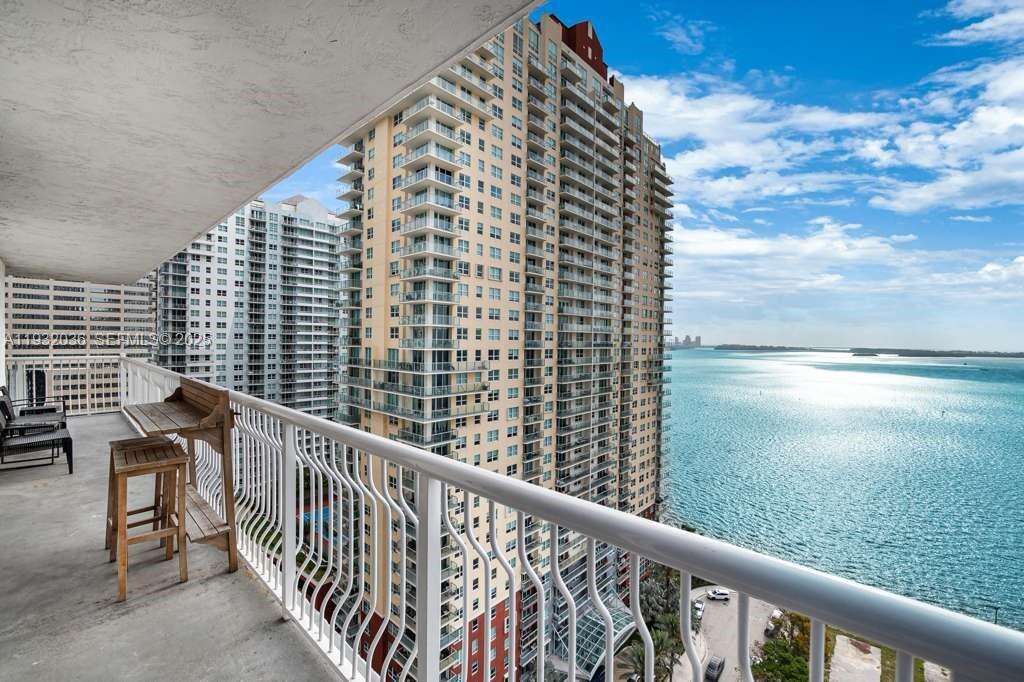 THE CLUB AT BRICKELL BAY PLAZA - 1200 Brickell Bay Dr, Miami, FL 33131 | Picture 1