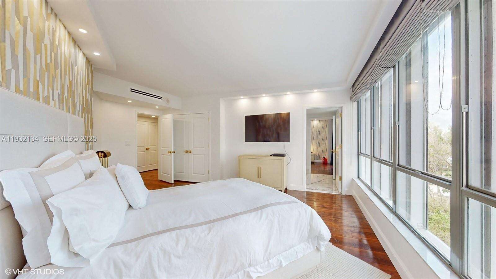 BAL HARBOUR 101 - 10155 Collins Ave, Bal Harbour, FL 33154 | Picture 24