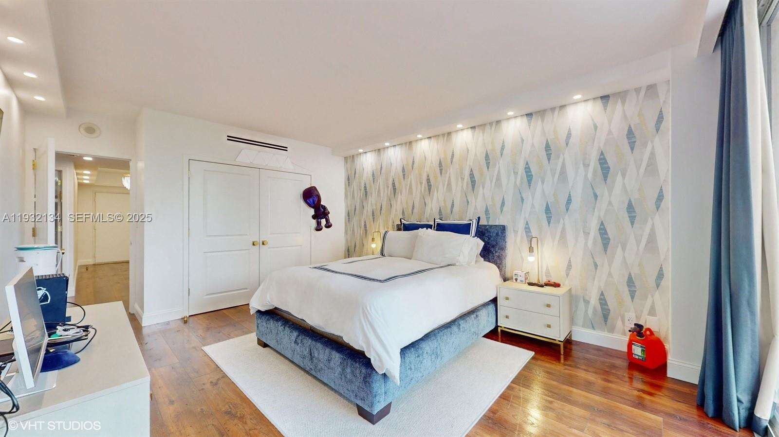 BAL HARBOUR 101 - 10155 Collins Ave, Bal Harbour, FL 33154 | Picture 30