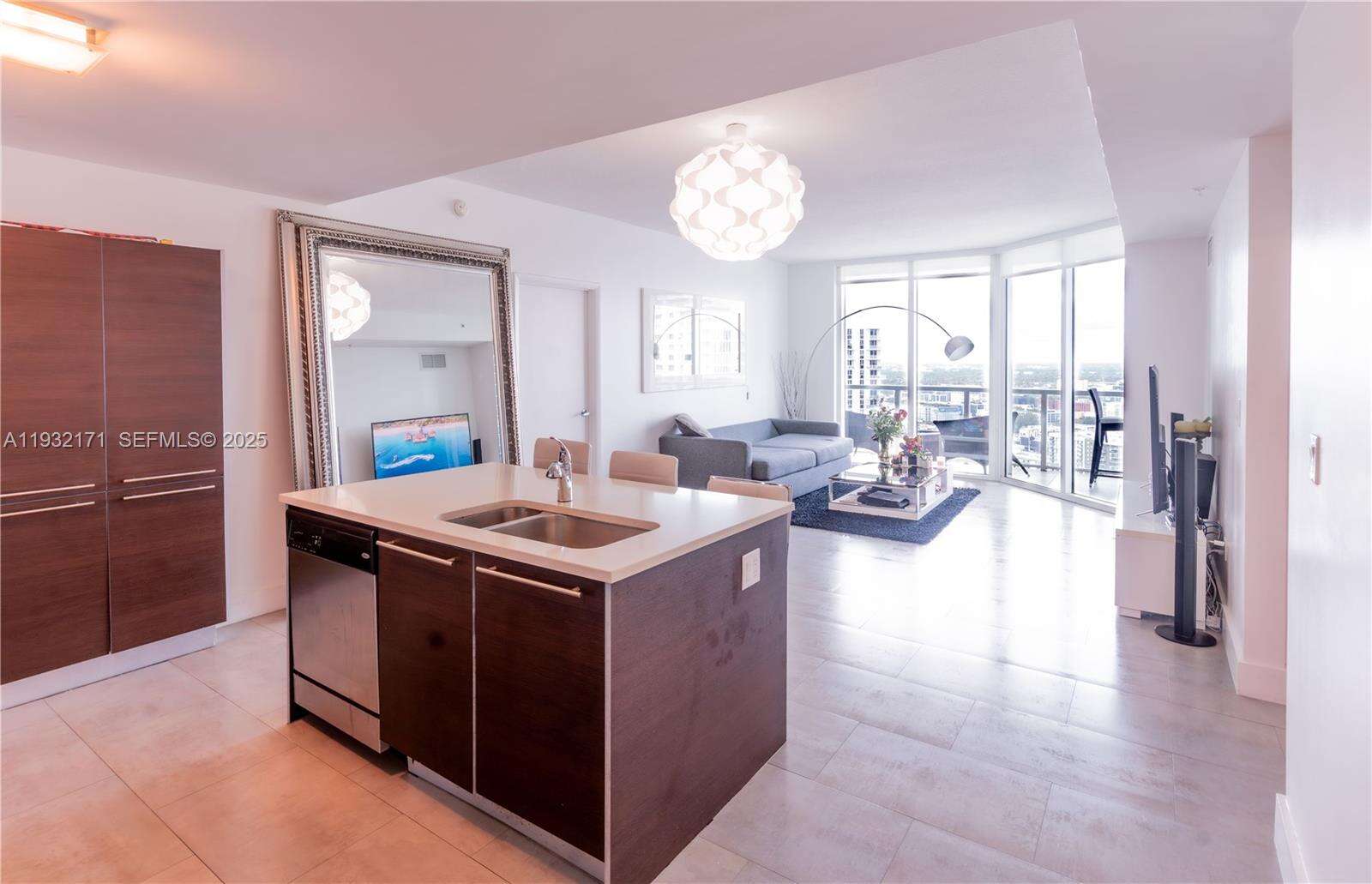 Quantum On The Bay at 1900 Bayshore Dr, Miami, FL 33132 - For Sale photo 2