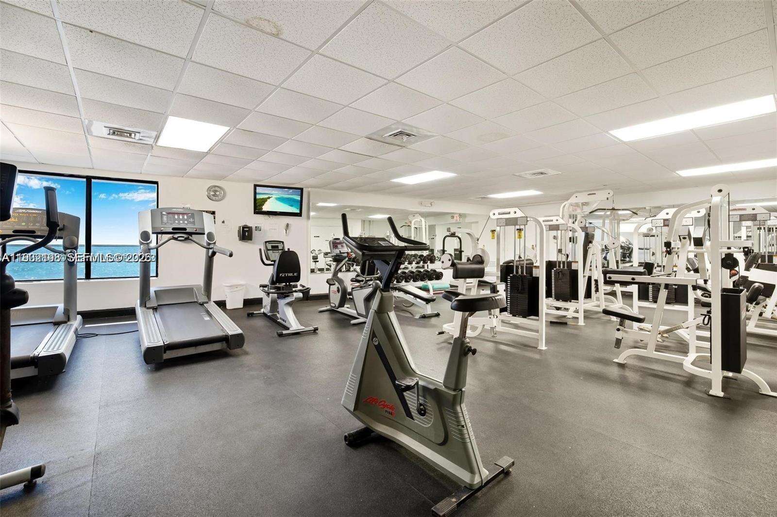 Sea Air Towers at 3725 Ocean Dr, Hollywood, FL 33019 - For Sale photo 15