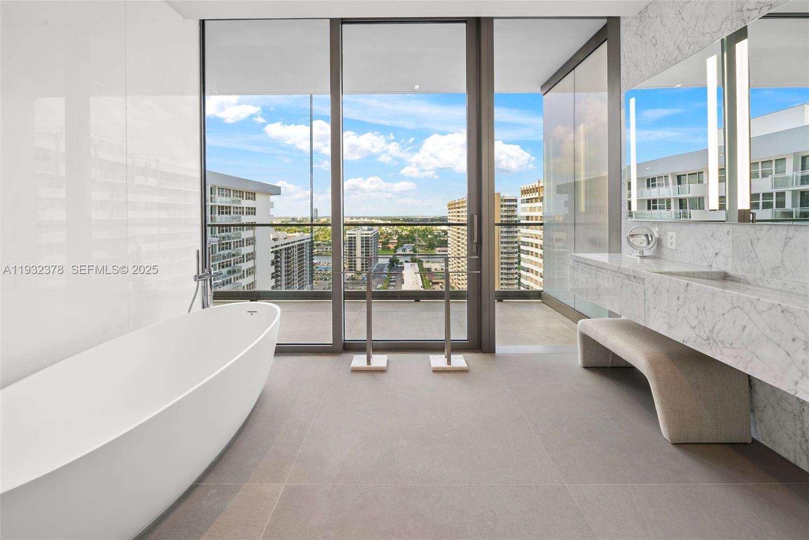 2000 OCEAN - 2000 Ocean Dr, Hallandale Beach, FL 33009 | Picture 23