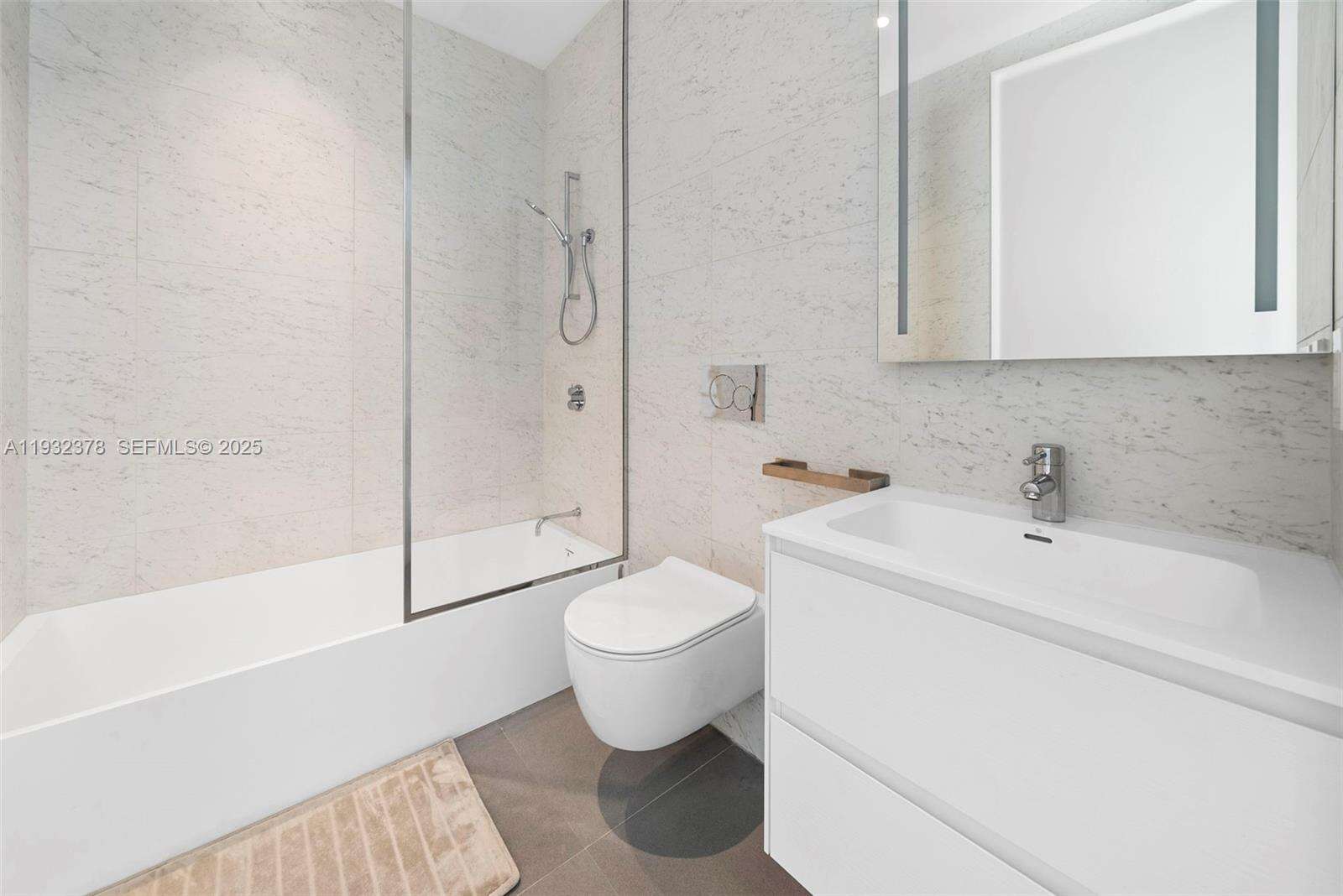 2000 OCEAN - 2000 Ocean Dr, Hallandale Beach, FL 33009 | Picture 33