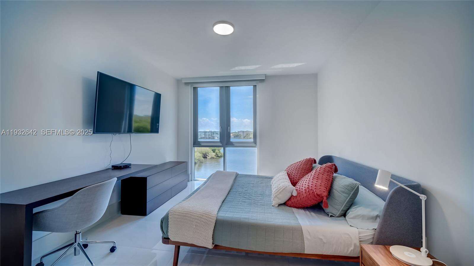 MARINA PALMS RESIDENCES SOUTH - 17111 Biscayne Blvd, North Miami Beach, FL 33160 | Picture 12