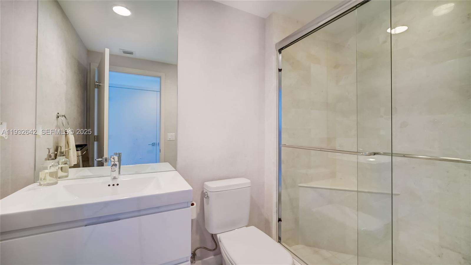 MARINA PALMS RESIDENCES SOUTH - 17111 Biscayne Blvd, North Miami Beach, FL 33160 | Picture 17