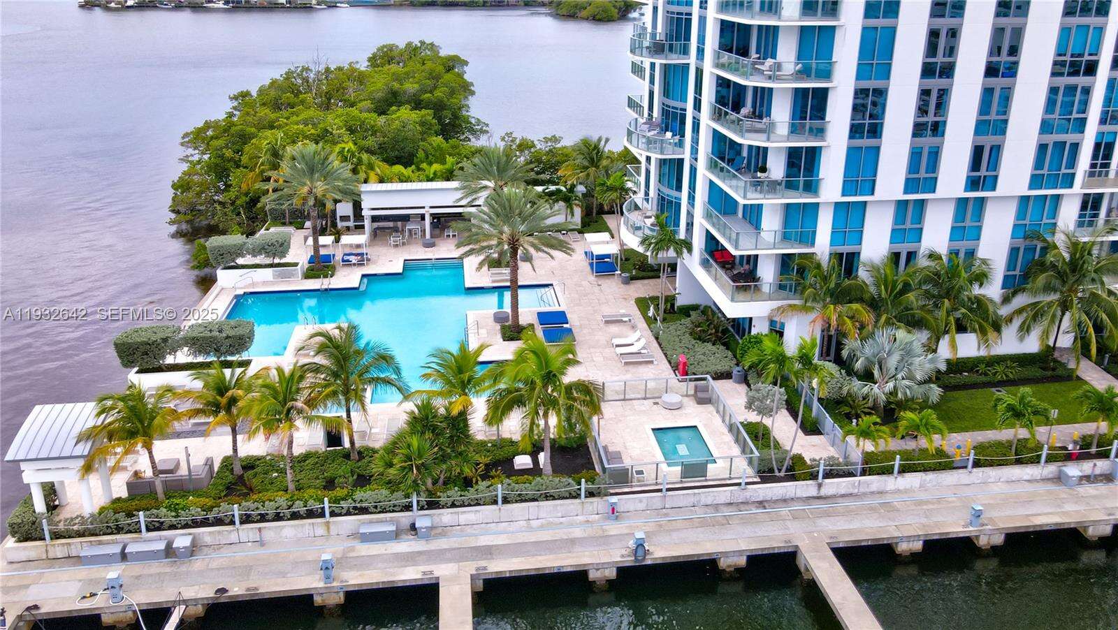 MARINA PALMS RESIDENCES SOUTH - 17111 Biscayne Blvd, North Miami Beach, FL 33160 | Picture 33
