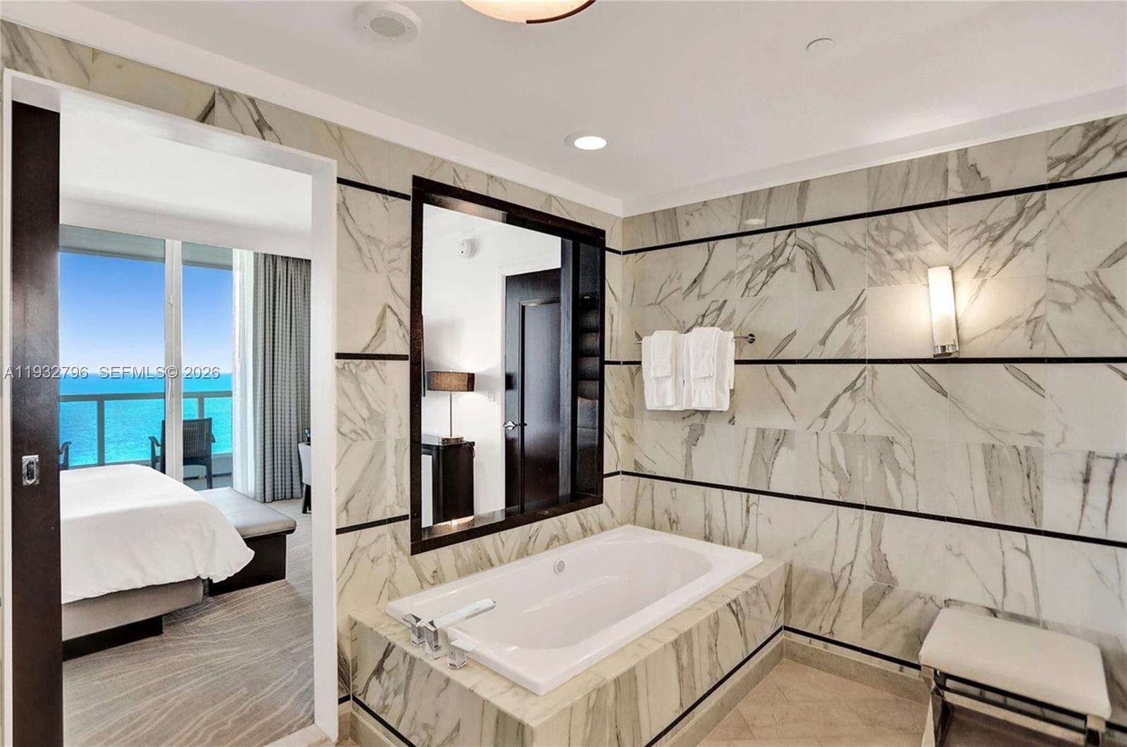 FONTAINEBLEAU III OCEAN CLUB - 4391 Collins Ave, Miami Beach, FL 33140 | Picture 13