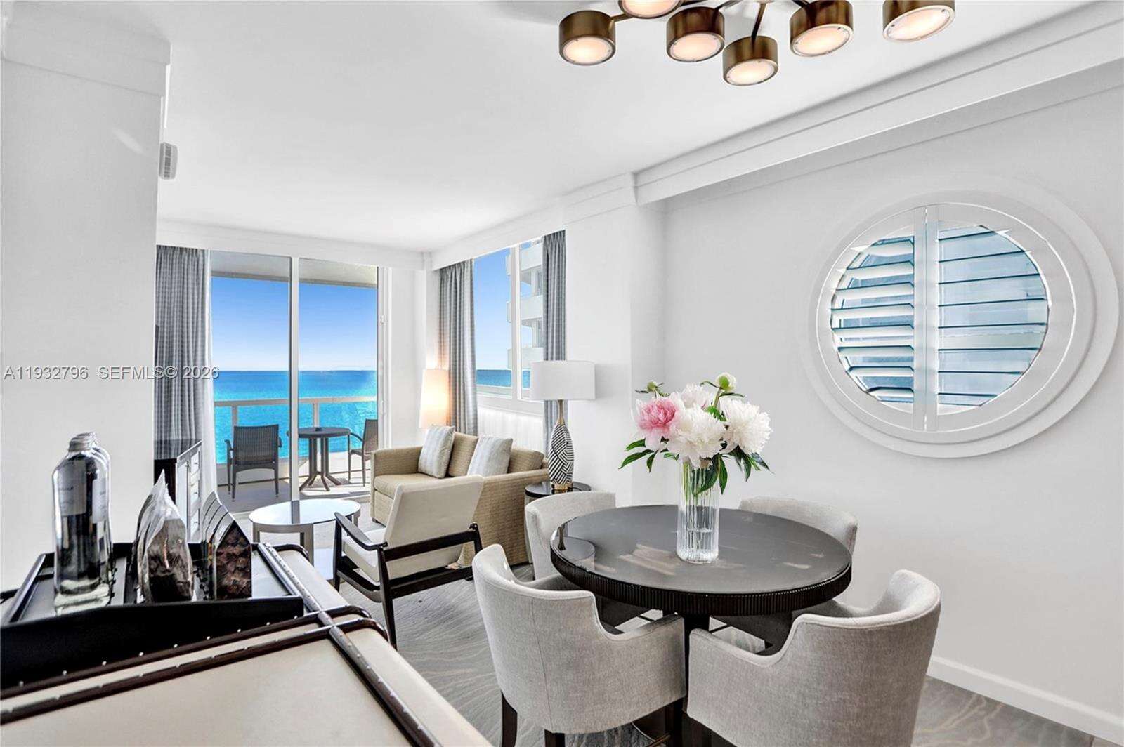 FONTAINEBLEAU III OCEAN CLUB - 4391 Collins Ave, Miami Beach, FL 33140 | Picture 4
