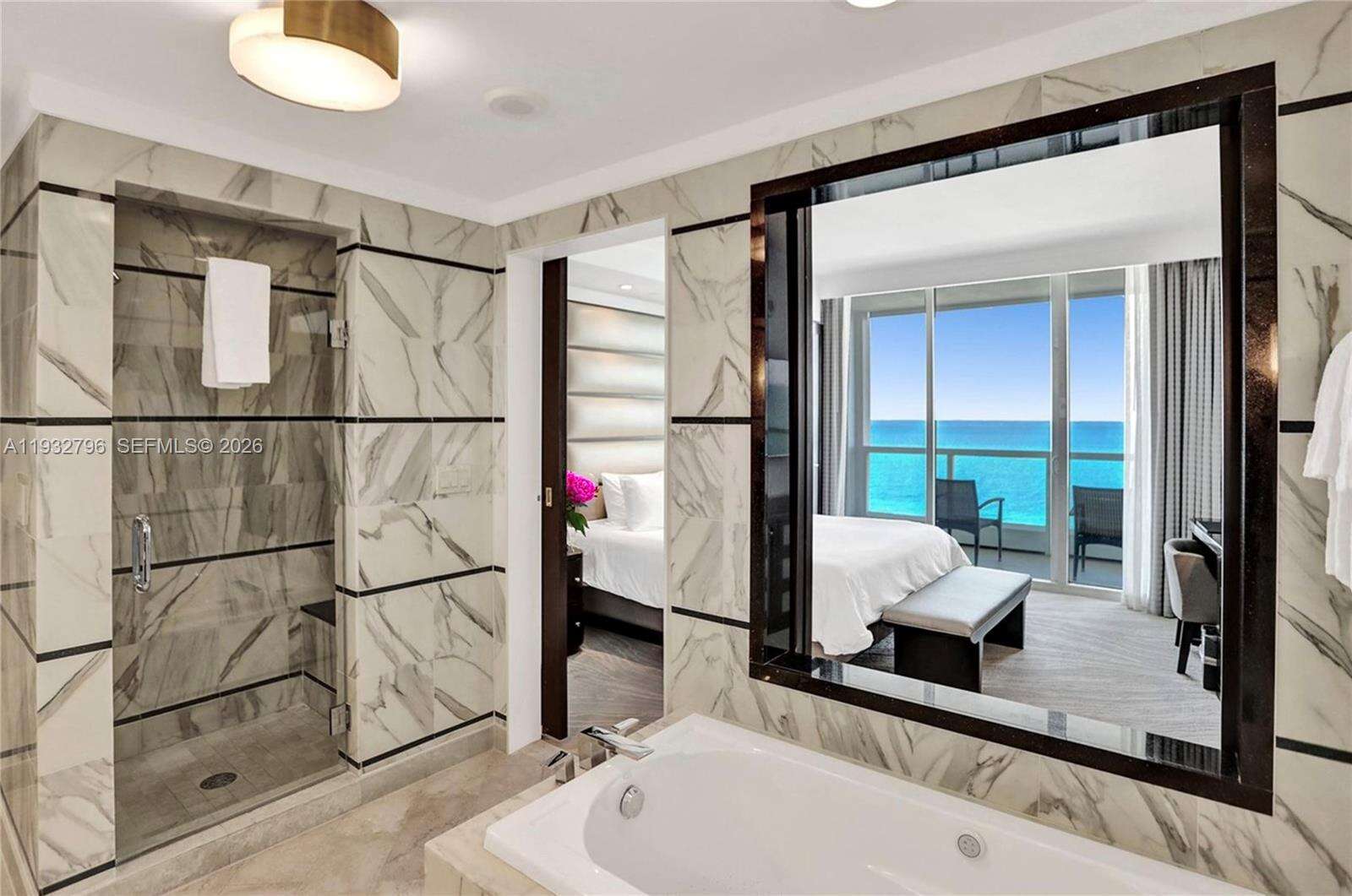 FONTAINEBLEAU III OCEAN CLUB - 4391 Collins Ave, Miami Beach, FL 33140 | Picture 7