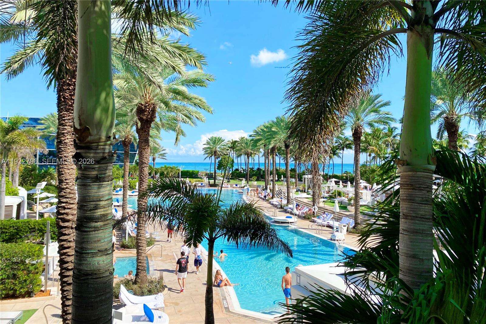 FONTAINEBLEAU III OCEAN CLUB - 4391 Collins Ave, Miami Beach, FL 33140 | Picture 9