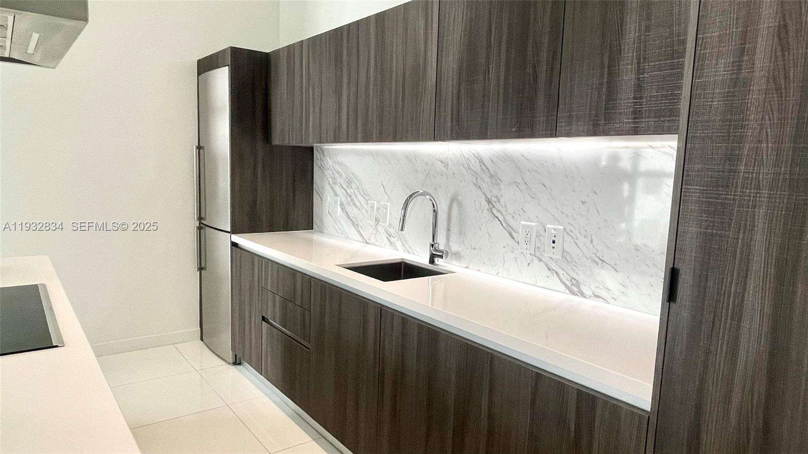 Paramount Miami Worldcenter at 851 1 Ave, Miami, FL 33132 - For Sale photo 1
