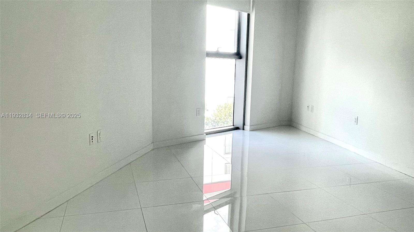 Paramount Miami Worldcenter at 851 1 Ave, Miami, FL 33132 - For Sale photo 11