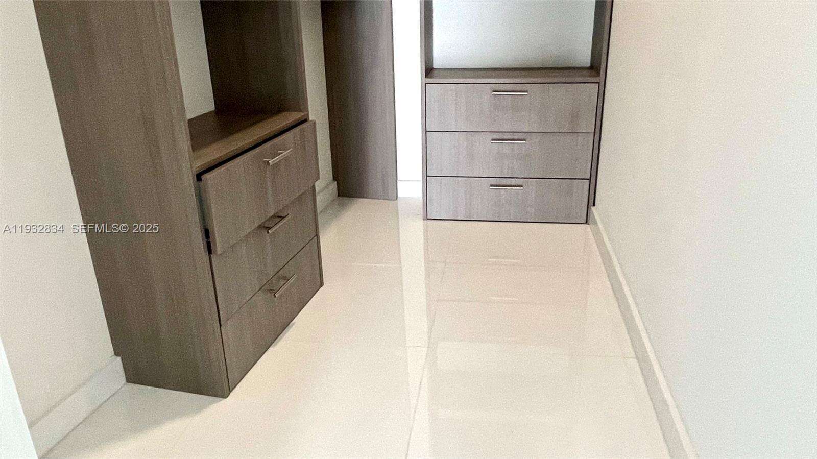 Paramount Miami Worldcenter at 851 1 Ave, Miami, FL 33132 - For Sale photo 14