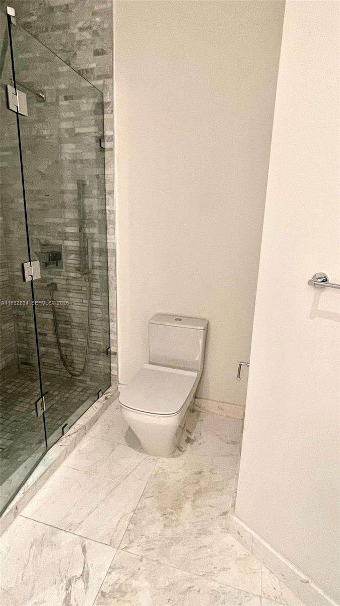 Paramount Miami Worldcenter at 851 1 Ave, Miami, FL 33132 - For Sale photo 25