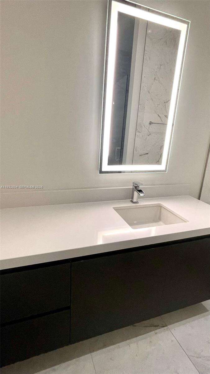 Paramount Miami Worldcenter at 851 1 Ave, Miami, FL 33132 - For Sale photo 27