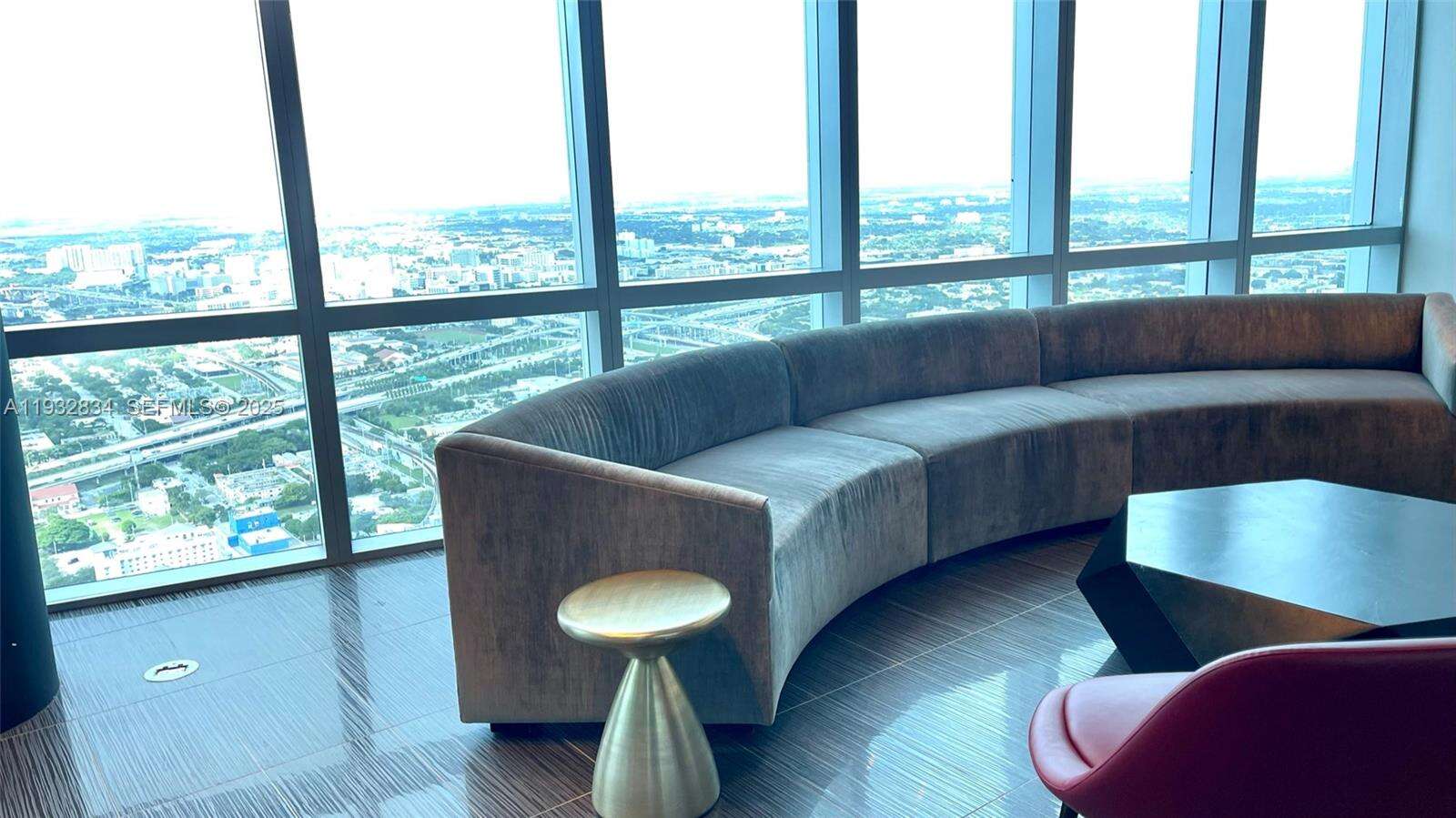 Paramount Miami Worldcenter at 851 1 Ave, Miami, FL 33132 - For Sale photo 30