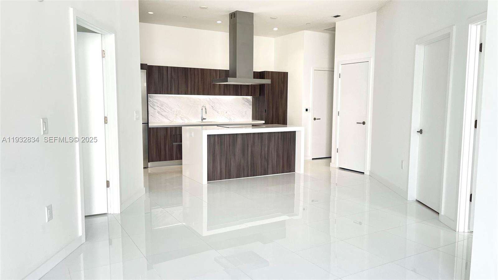 Paramount Miami Worldcenter at 851 1 Ave, Miami, FL 33132 - For Sale photo 4