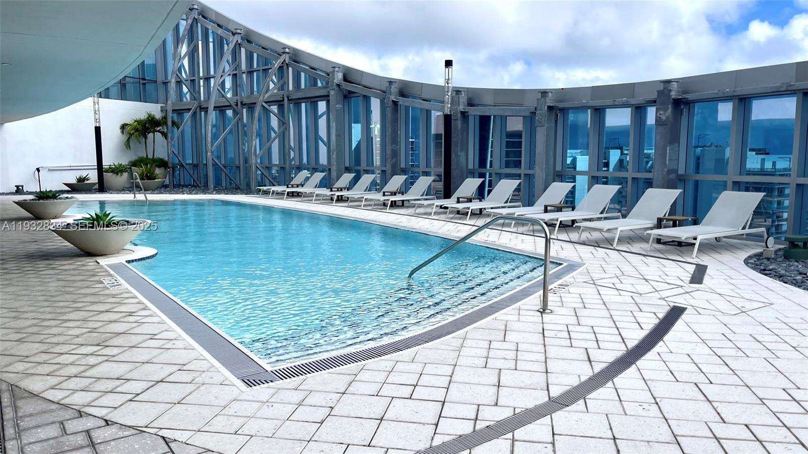 Paramount Miami Worldcenter at 851 1 Ave, Miami, FL 33132 - For Sale photo 34