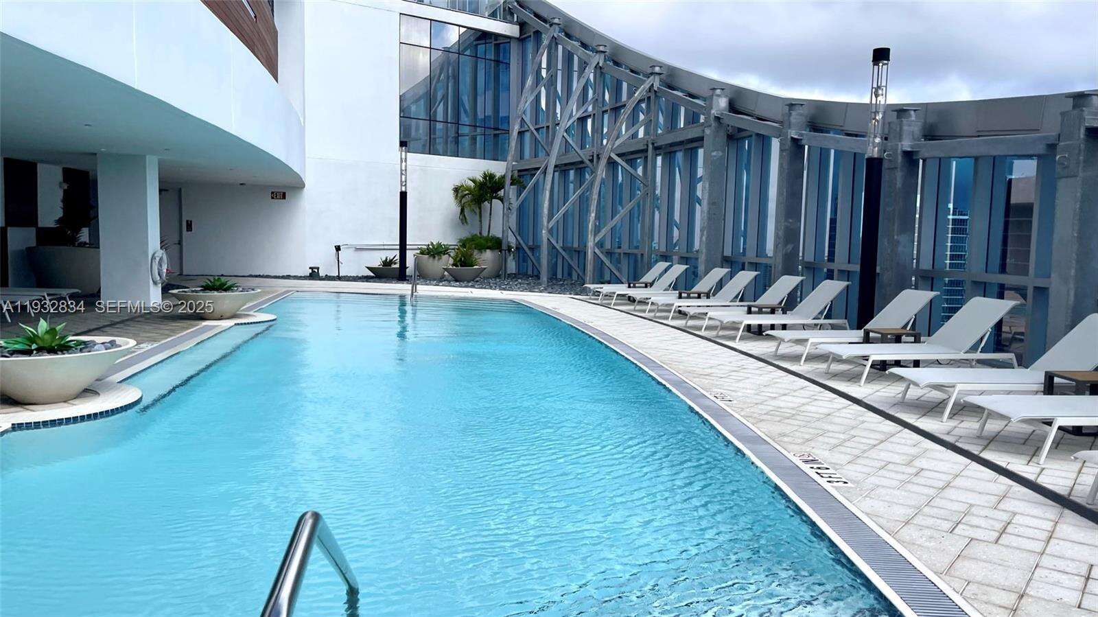 Paramount Miami Worldcenter at 851 1 Ave, Miami, FL 33132 - For Sale photo 36