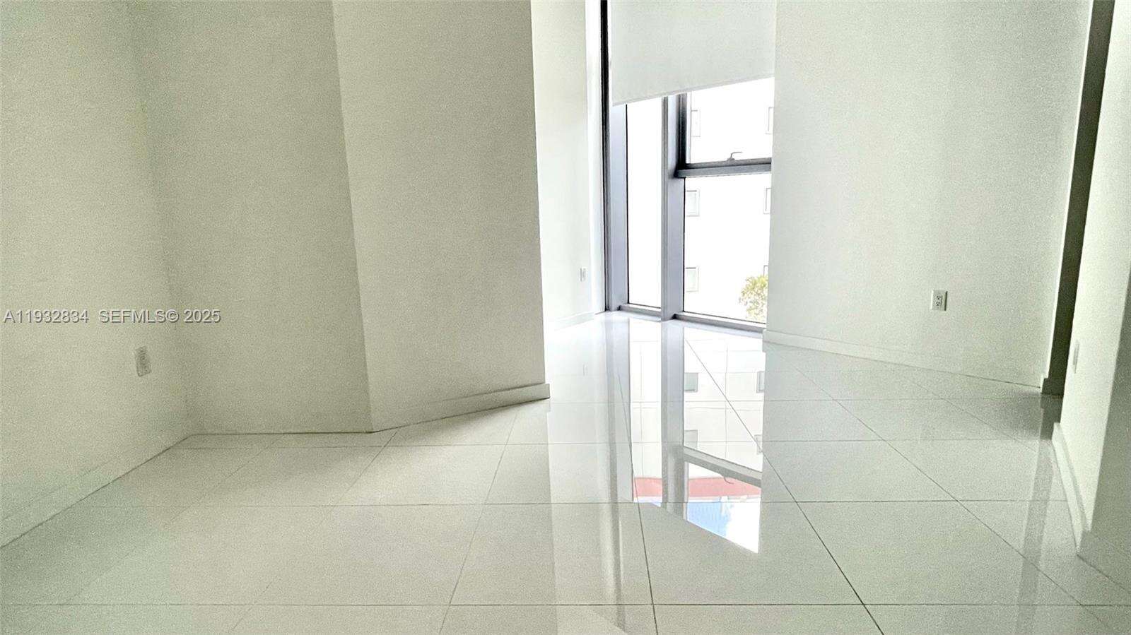 Paramount Miami Worldcenter at 851 1 Ave, Miami, FL 33132 - For Sale photo 5